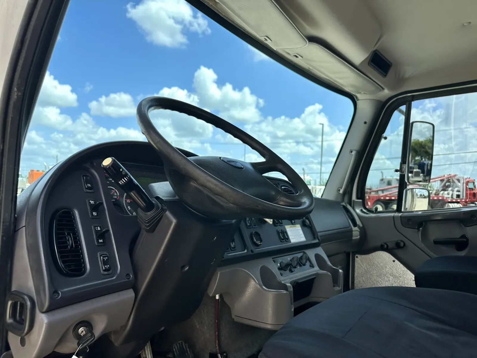 2018 Freightliner M2 106 in Hutchins, TX — photo 15