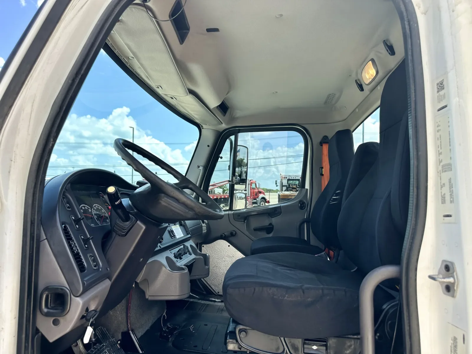 2018 Freightliner M2 106 in Hutchins, TX — photo 14