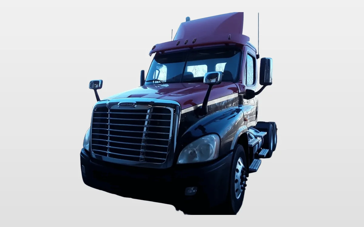 2016 Freightliner Cascadia - image 1