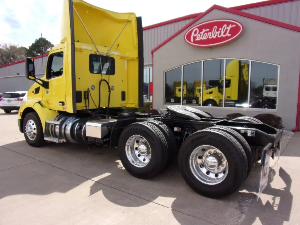 2021 Peterbilt 579 - image 8