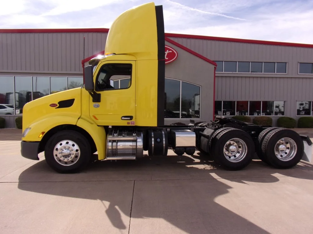 2021 Peterbilt 579 - image 10