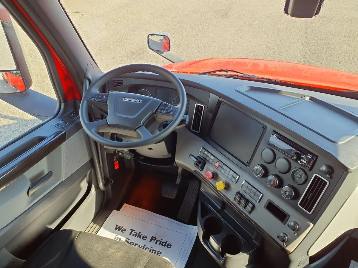 2019 Freightliner Cascadia in Wayland, MI — photo 7