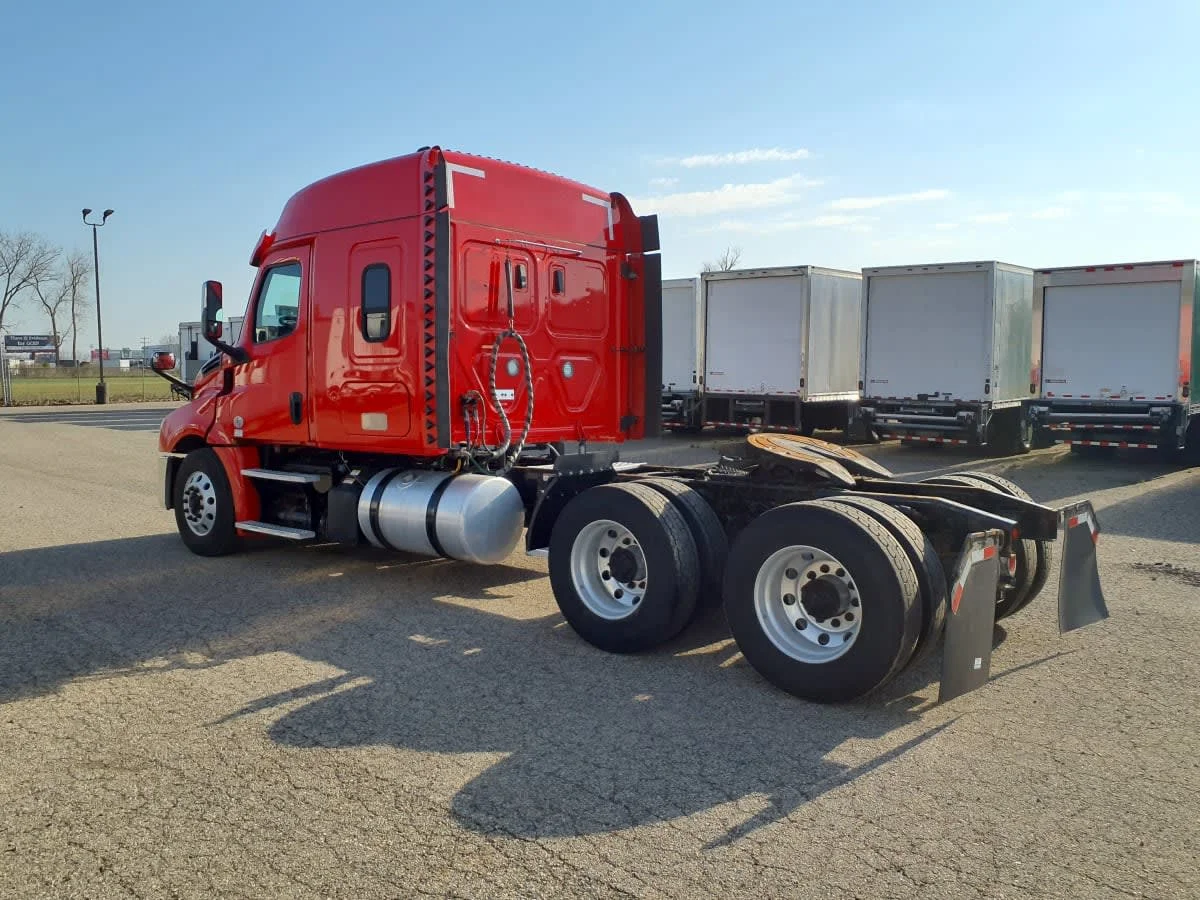 2019 Freightliner Cascadia in Wayland, MI — photo 6