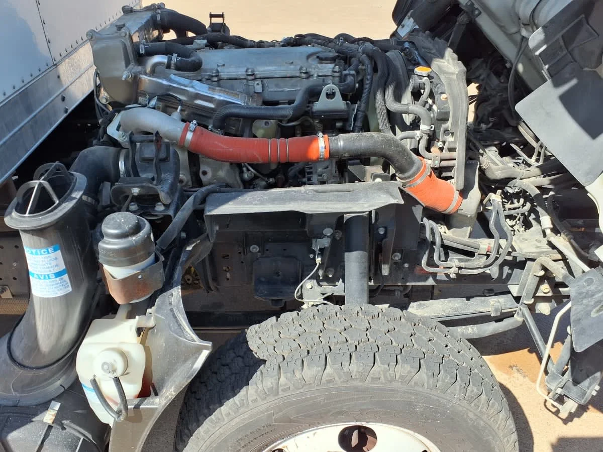 2019 Isuzu NPR - image 10