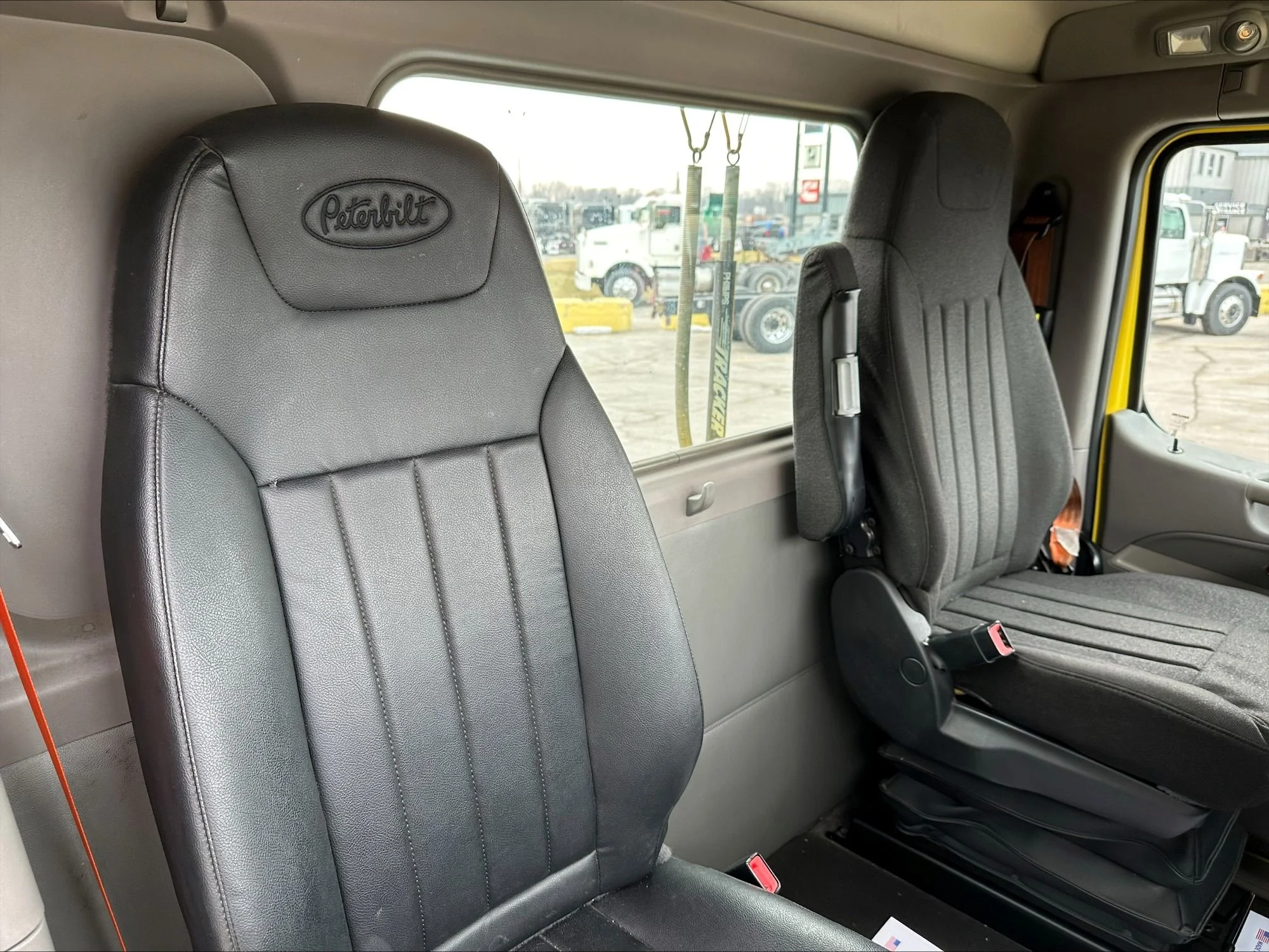 2021 Peterbilt 579 in Portland, OR — photo 9