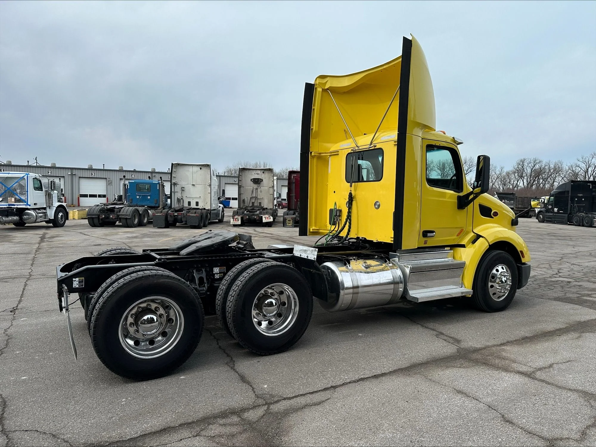 2021 Peterbilt 579 in Portland, OR — photo 3