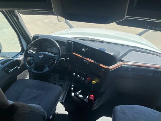 2021 International LT in Gainesville, GA — photo 3