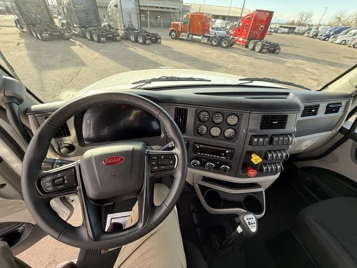 2027 Peterbilt 567 - image 12