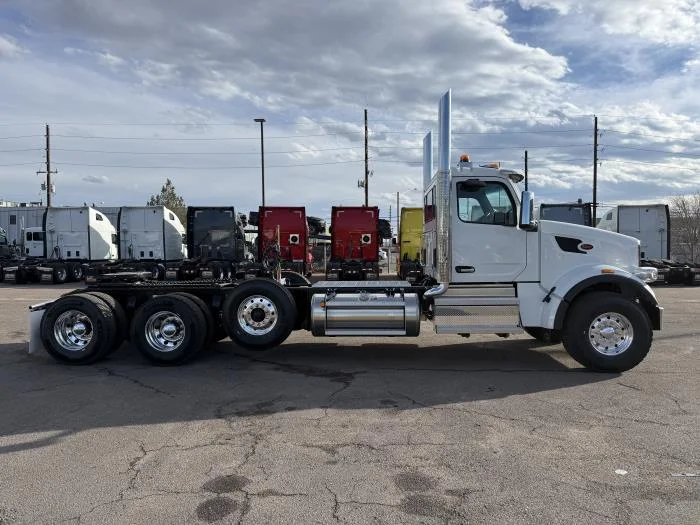 2027 Peterbilt 567 - image 4