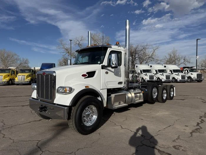 2027 Peterbilt 567 - image 2