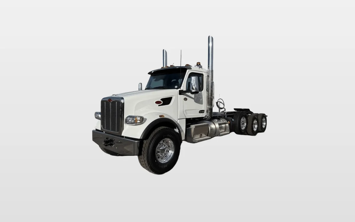 2027 Peterbilt 567 - image 1