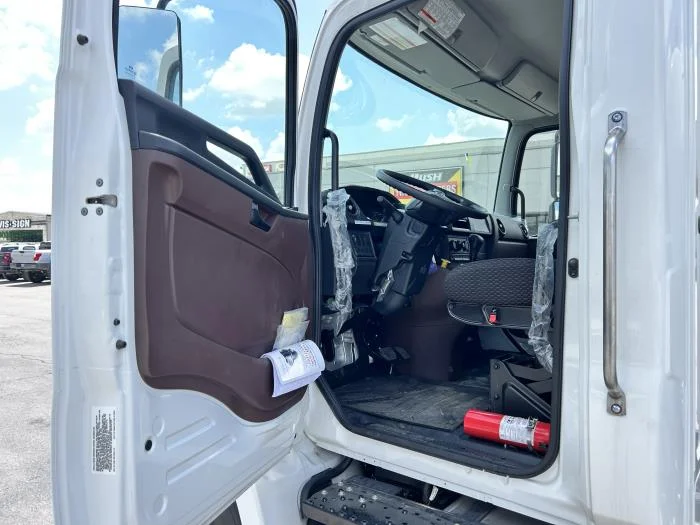 2026 Hino L6 — photo 24