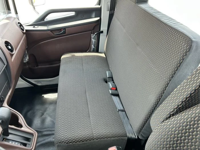 2026 Hino L6 — photo 30