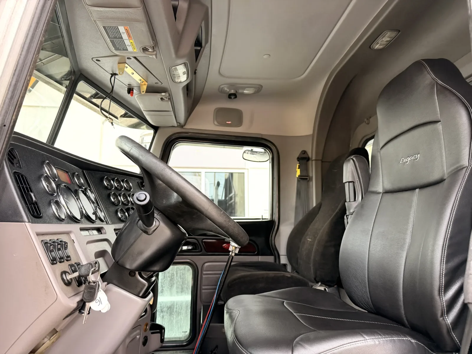 2013 Peterbilt 389 - image 13