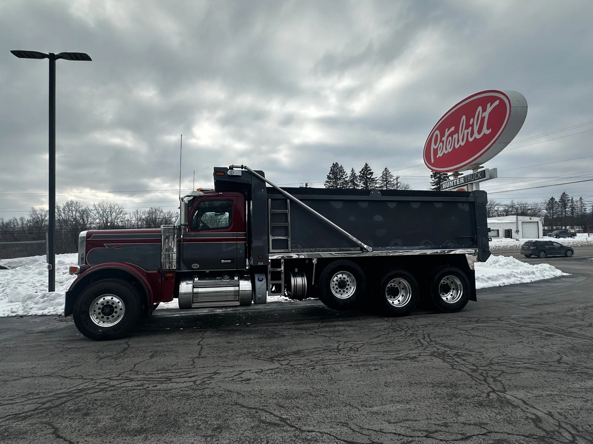 2026 Peterbilt 589 - image 13