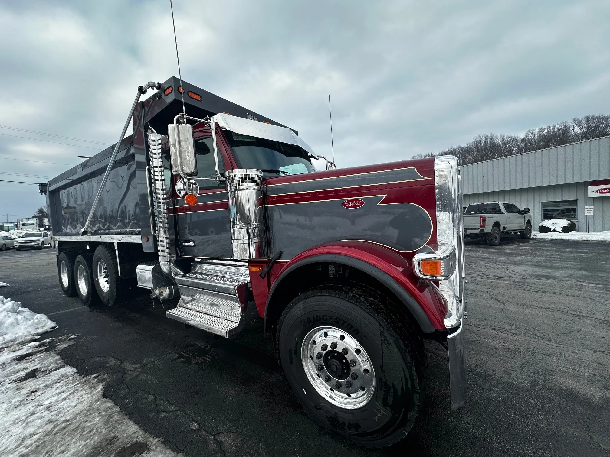 2026 Peterbilt 589 - image 8