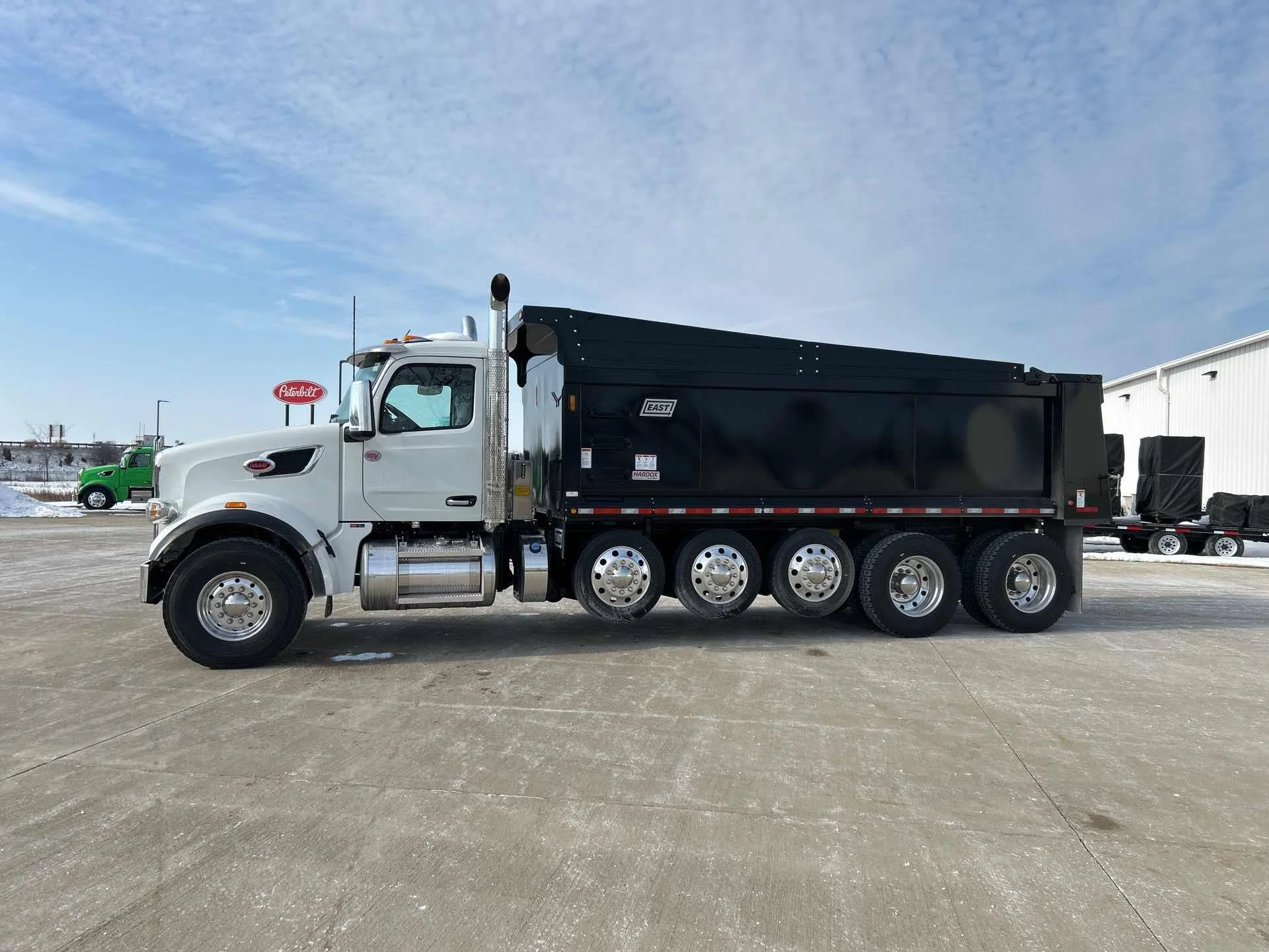 2026 Peterbilt 567 in Perrysburg, OH — photo 2