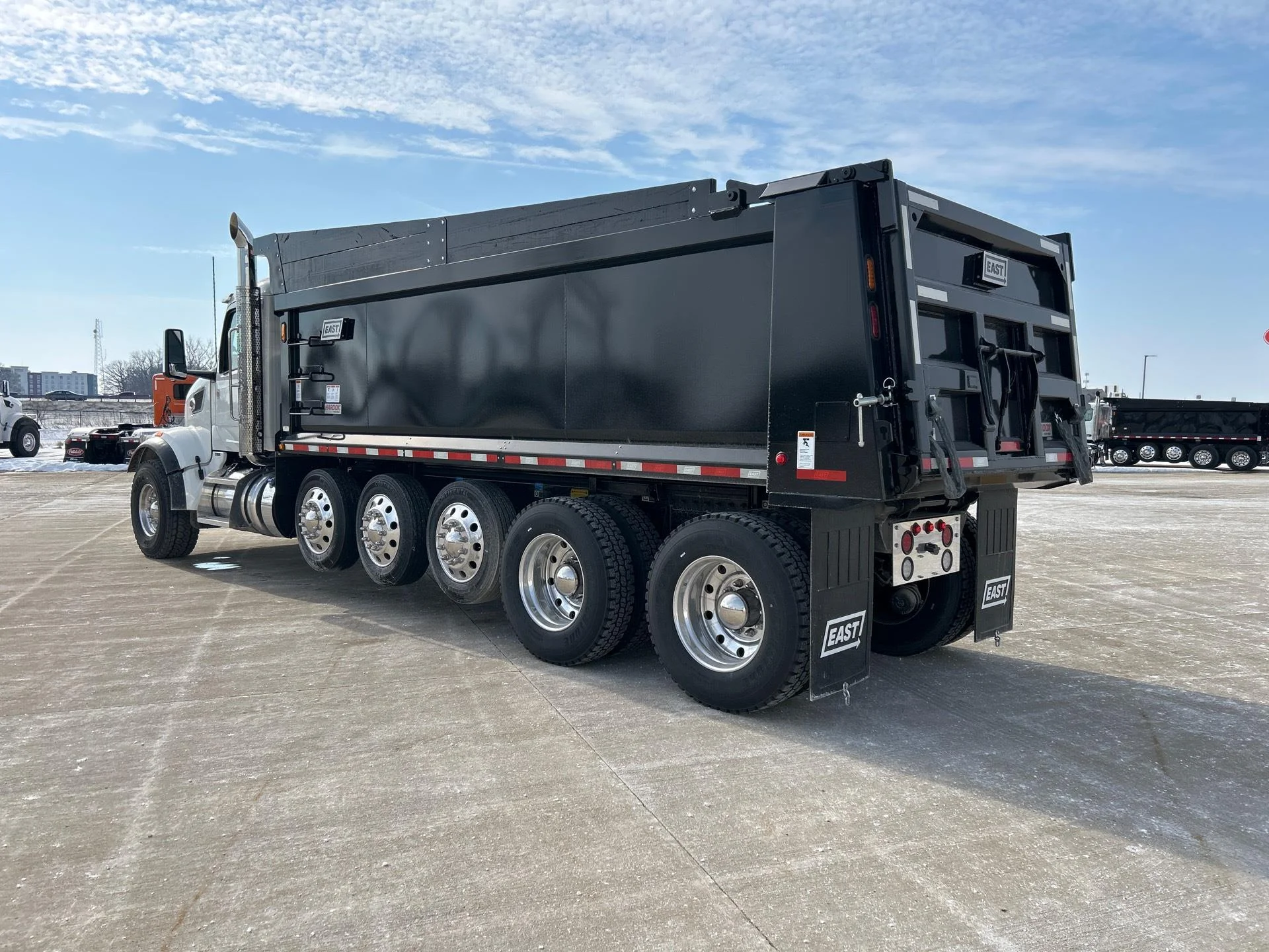 2026 Peterbilt 567 in Perrysburg, OH — photo 3