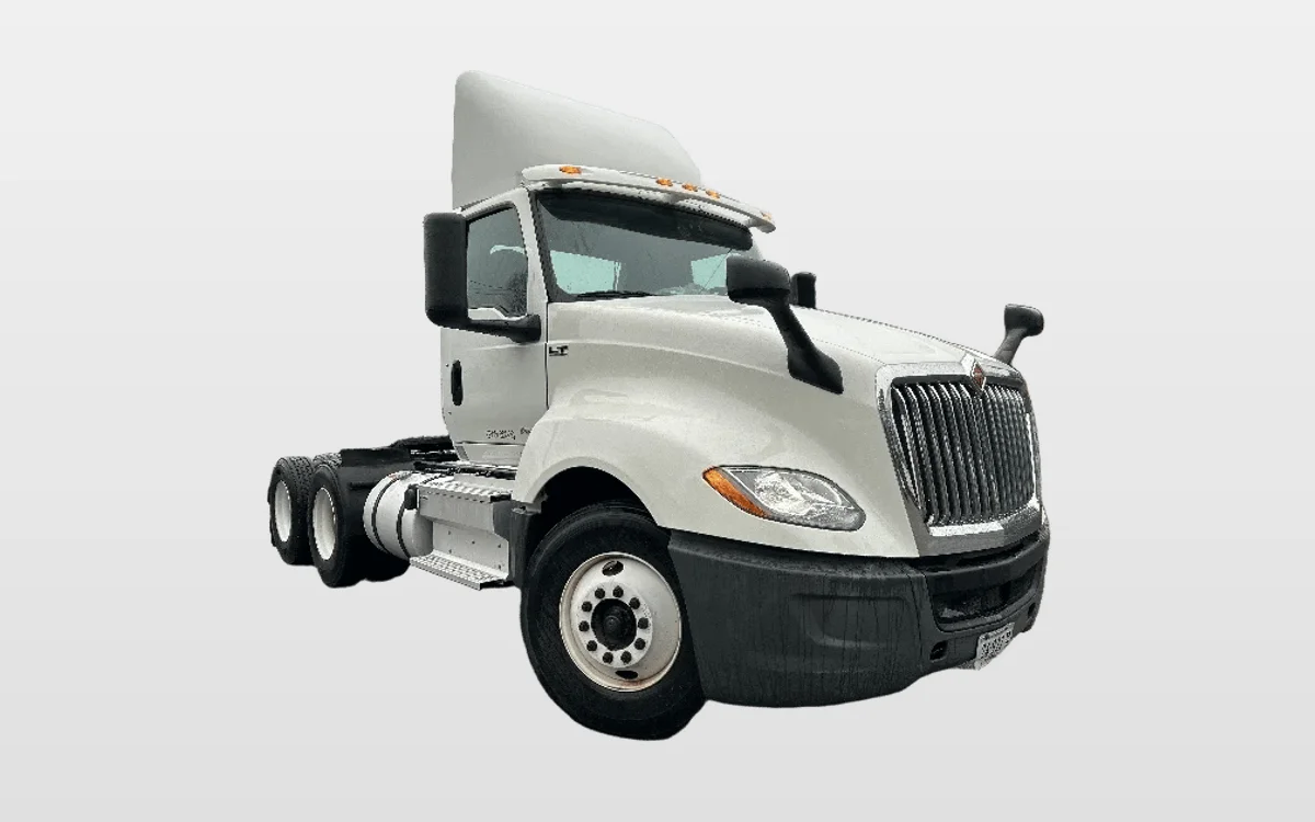 2019 International LT - image 1