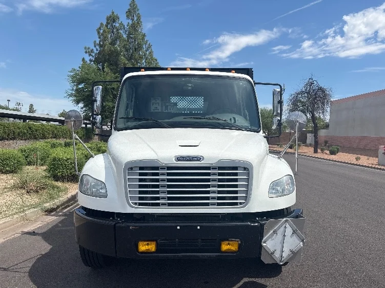 2020 Freightliner eM2 in Phoenix, AZ — photo 2