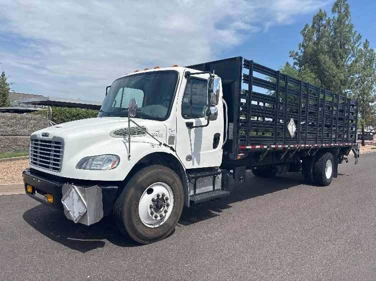 2020 Freightliner eM2 in Phoenix, AZ — photo 3