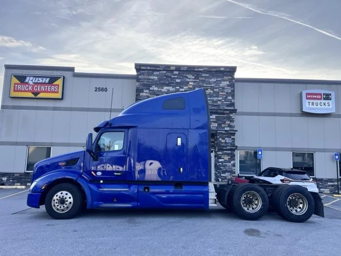 2022 Peterbilt 579 - image 3