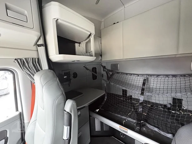 2021 Kenworth T680 - image 15