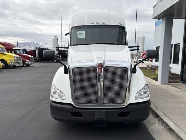 2021 Kenworth T680 - image 7