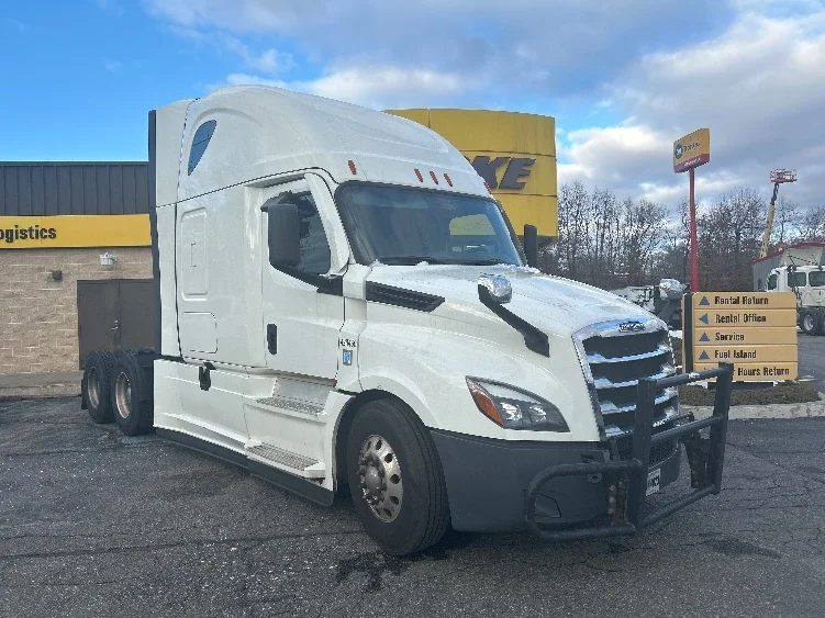 2022 Freightliner Cascadia in Chicopee, MA