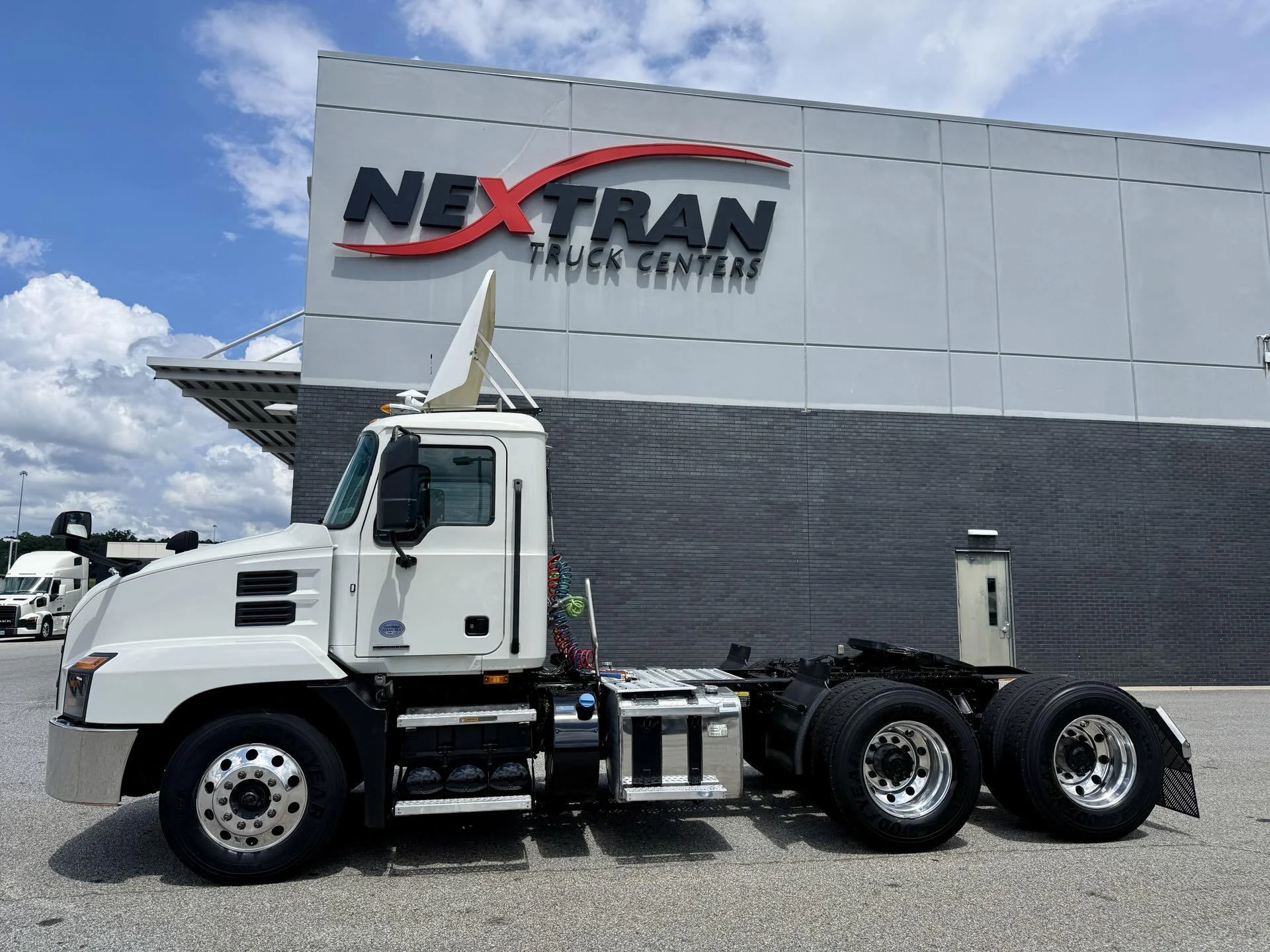 2022 Mack Anthem in Duluth, GA — photo 2