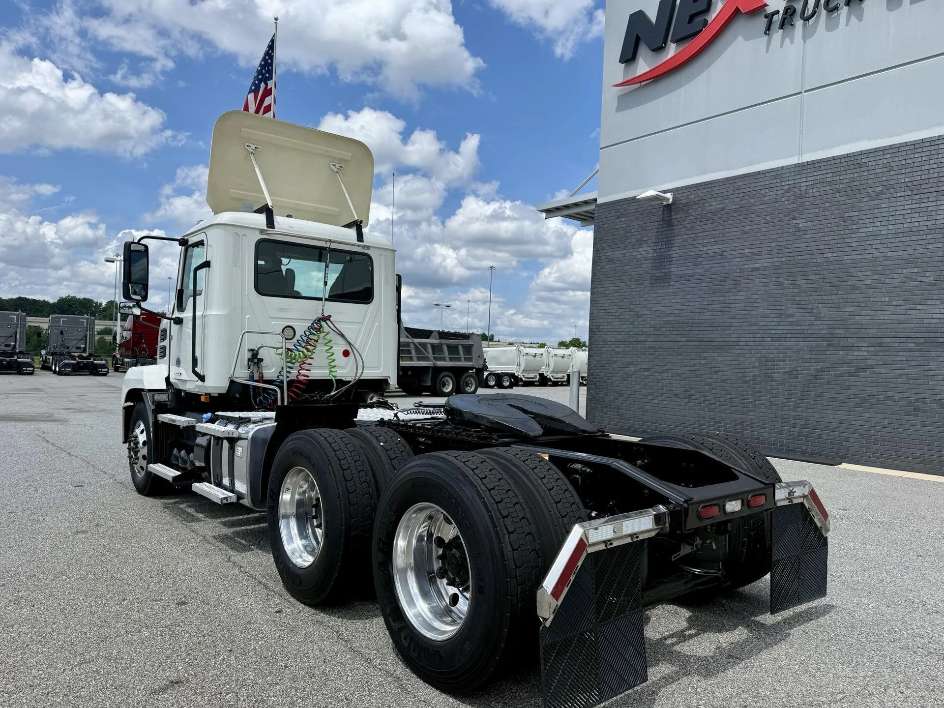 2022 Mack Anthem in Duluth, GA — photo 3