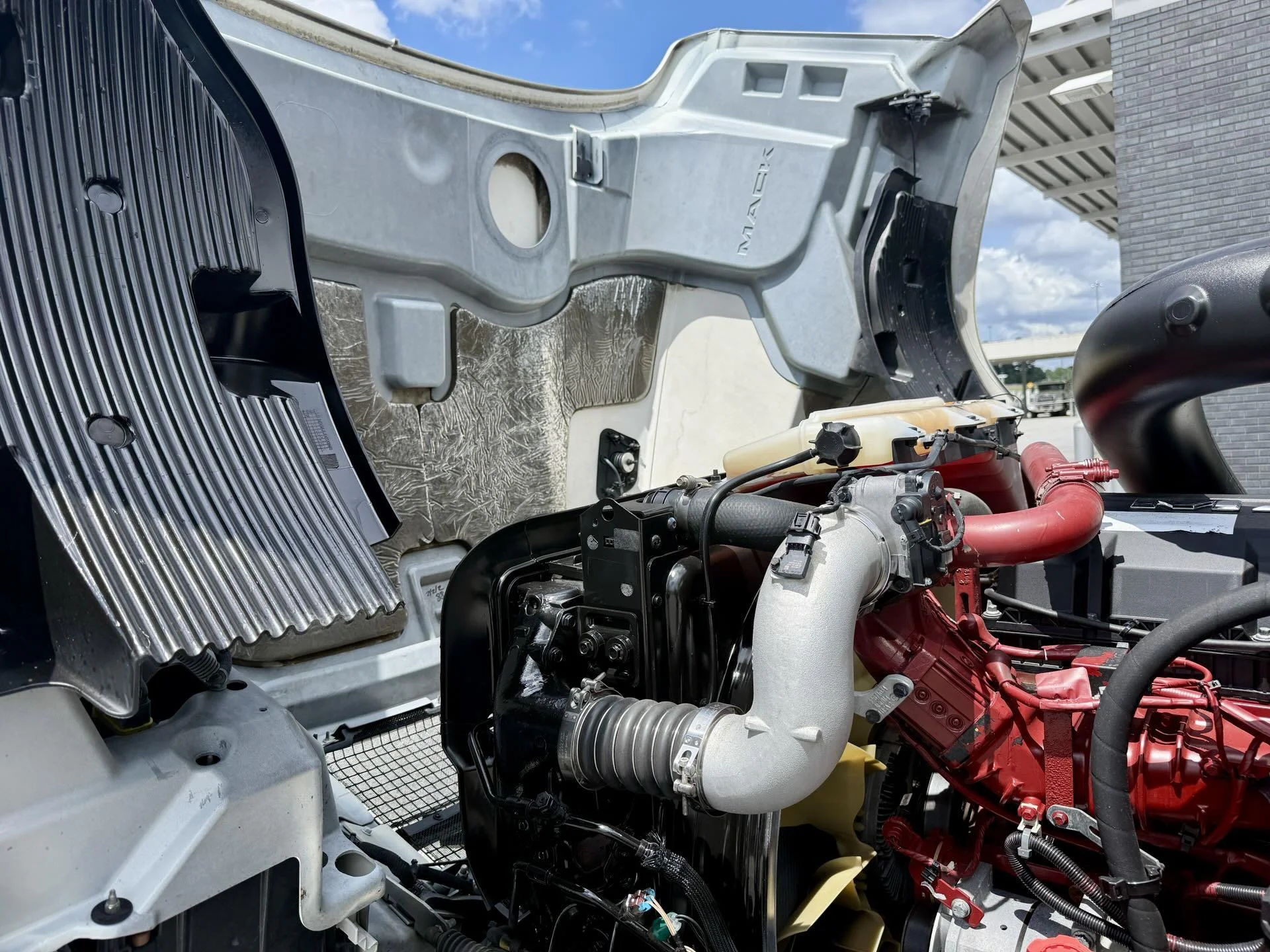 2022 Mack Anthem in Duluth, GA — photo 9