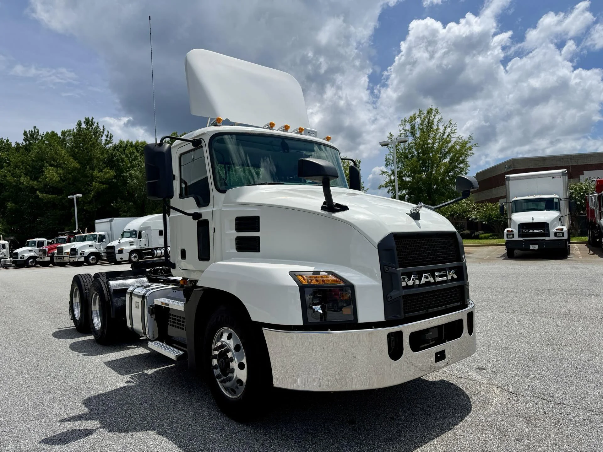 2022 Mack Anthem in Duluth, GA — photo 7