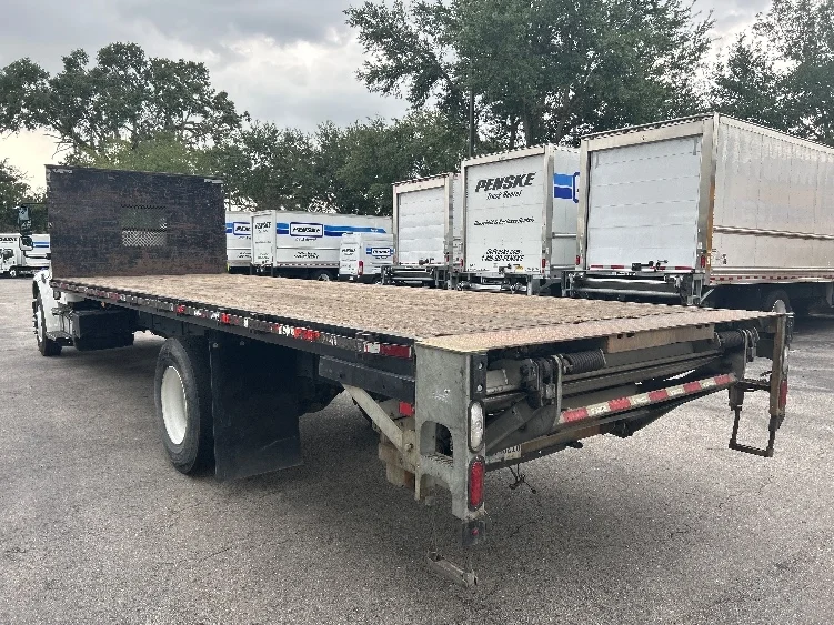 2019 Freightliner M2 106 in Tampa, FL — photo 6