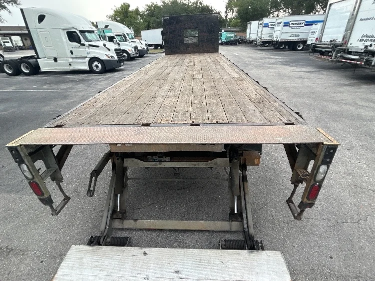 2019 Freightliner M2 106 - image 10