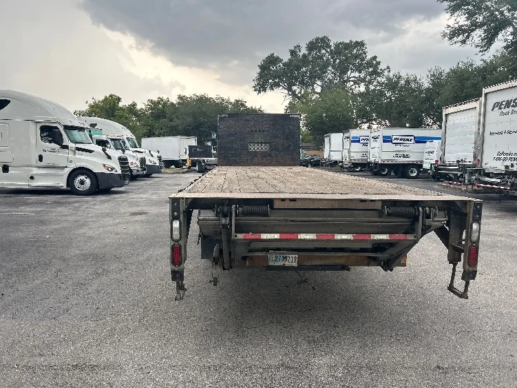 2019 Freightliner M2 106 in Tampa, FL — photo 7