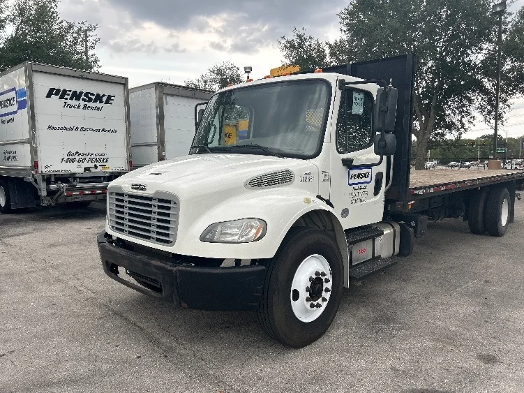2019 Freightliner M2 106 in Tampa, FL — photo 3