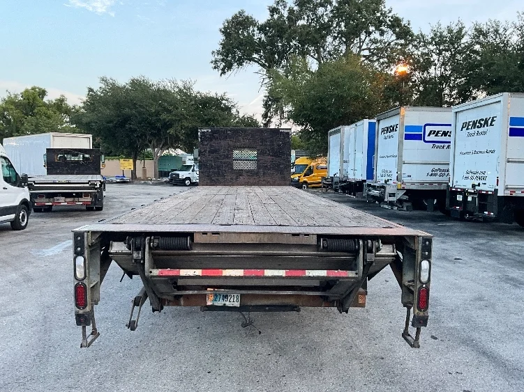 2019 Freightliner M2 106 in Tampa, FL — photo 8