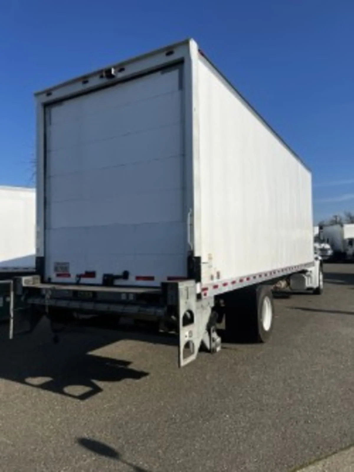 2019 Freightliner M2 106 in West Sacramento, CA — photo 4