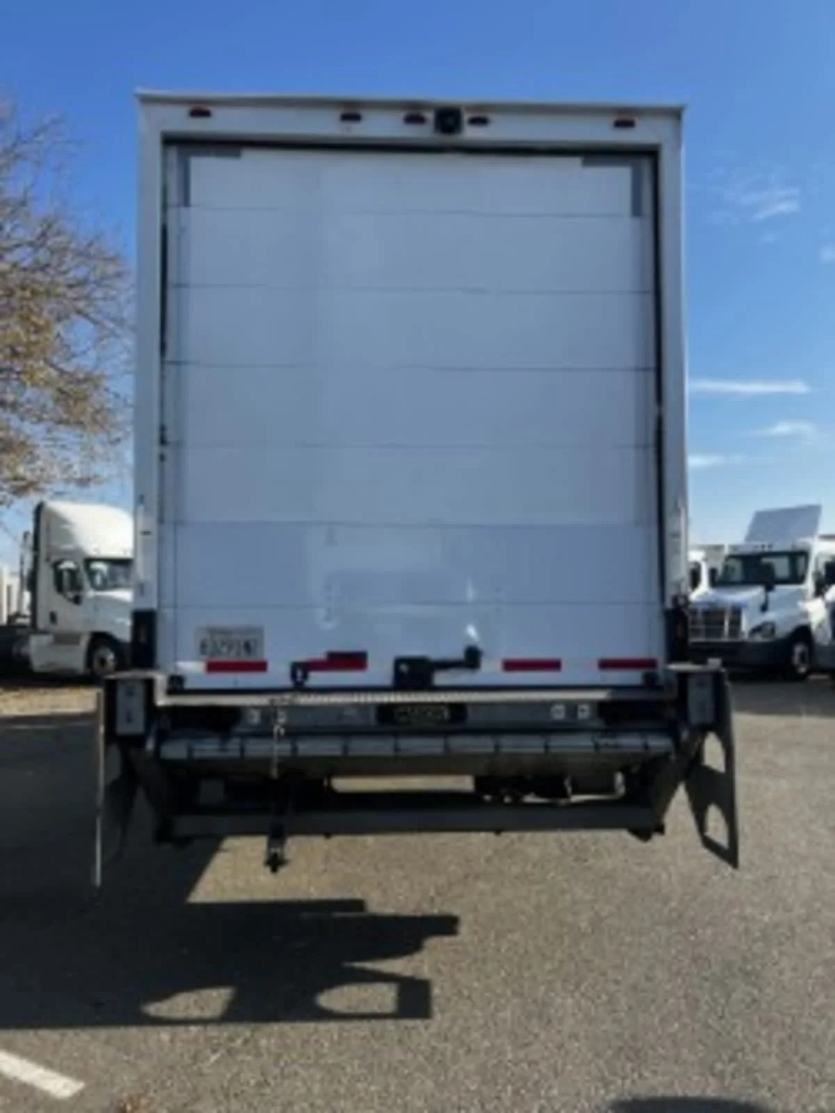 2019 Freightliner M2 106 in West Sacramento, CA — photo 5