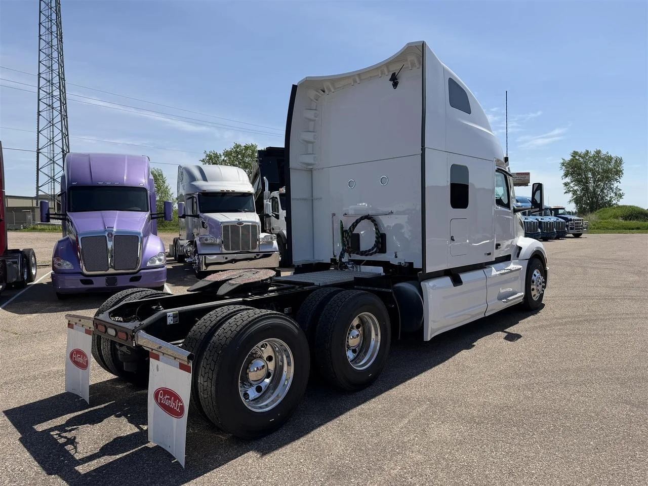 2027 Peterbilt 579 in Eau Claire, WI — photo 3