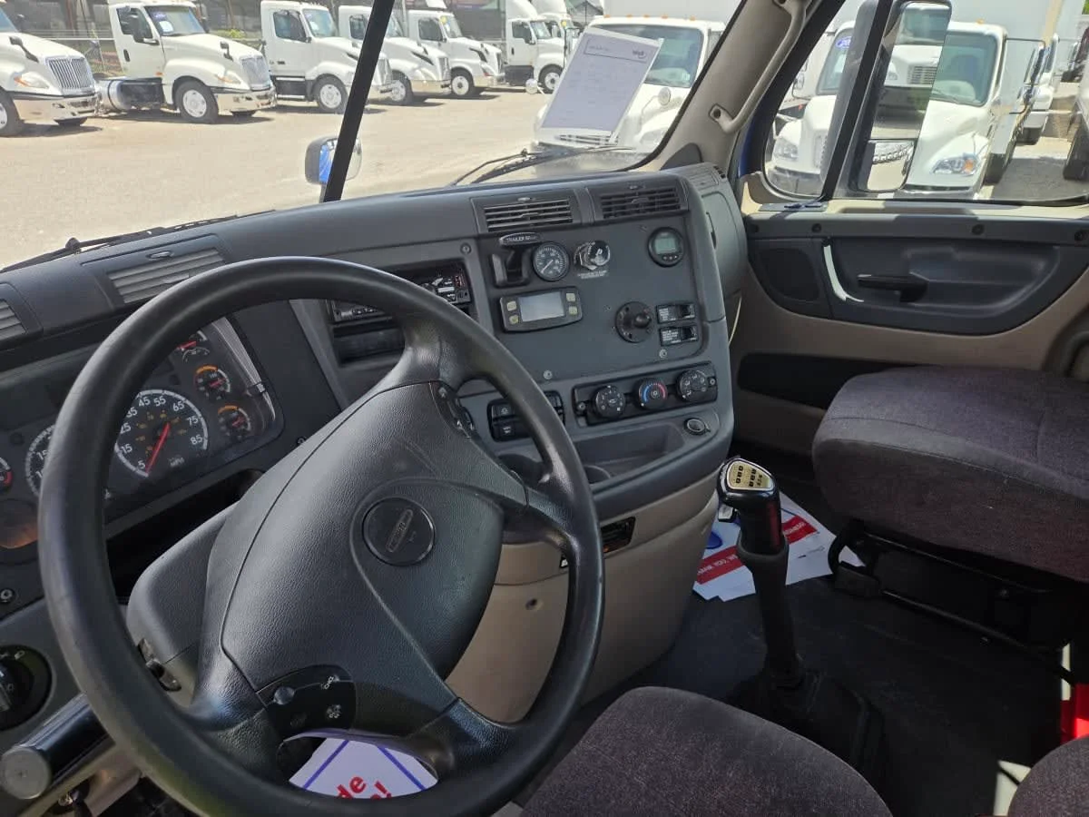 2020 Freightliner Cascadia in St. Rose, LA — photo 7