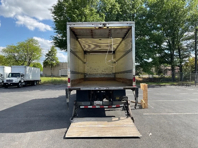 2019 Freightliner M2 106 in Capitol Heights, MD — photo 9