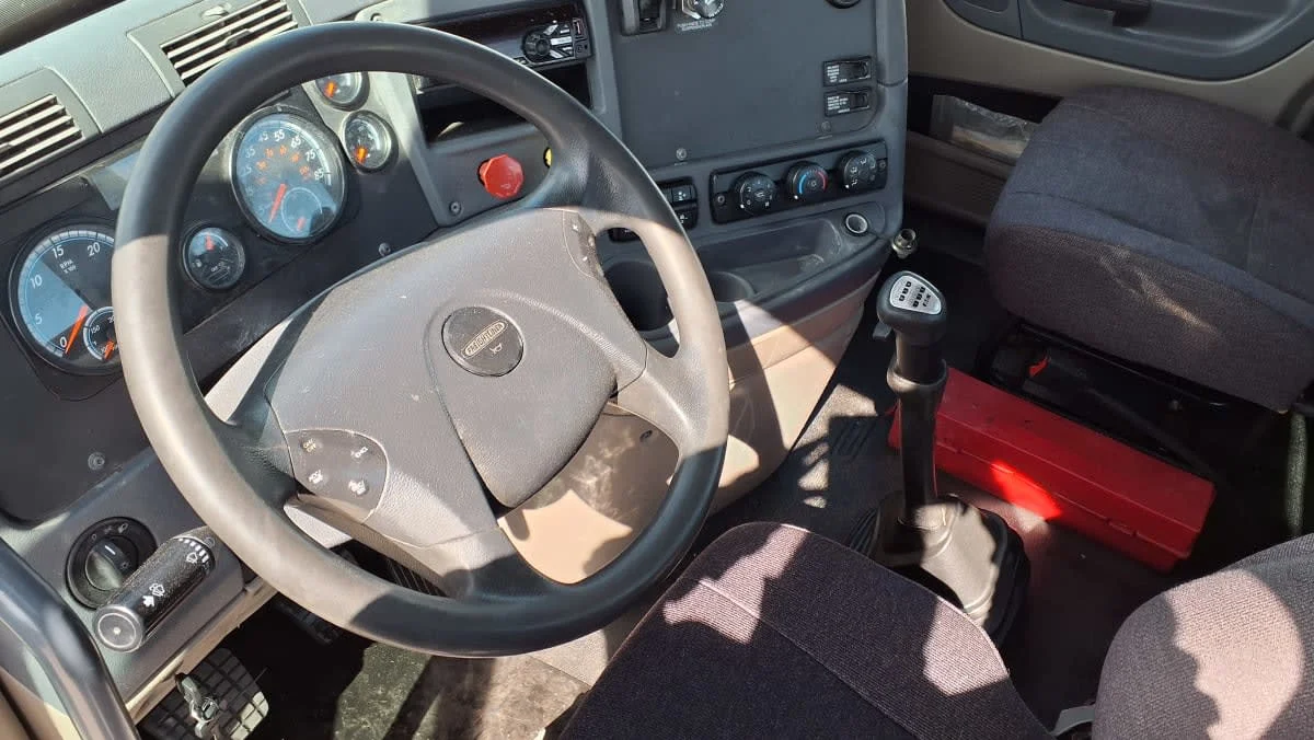 2019 Freightliner Cascadia in Warwick, RI — photo 7