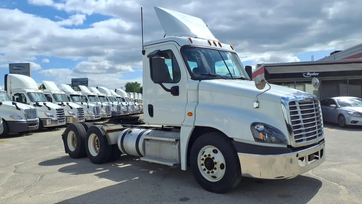2019 Freightliner Cascadia in Warwick, RI — photo 3