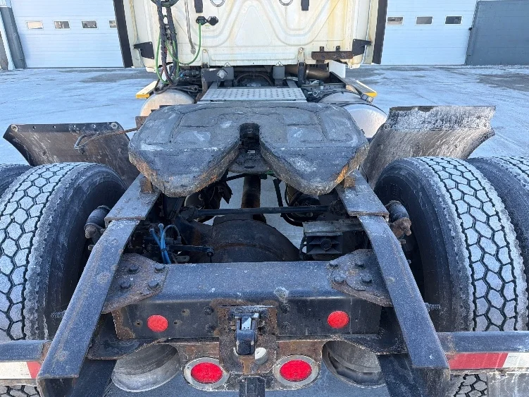 2018 Freightliner Cascadia - image 6