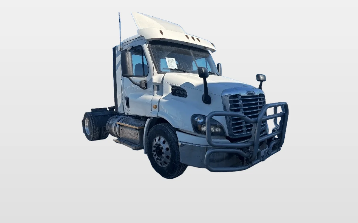 2018 Freightliner Cascadia - image 1