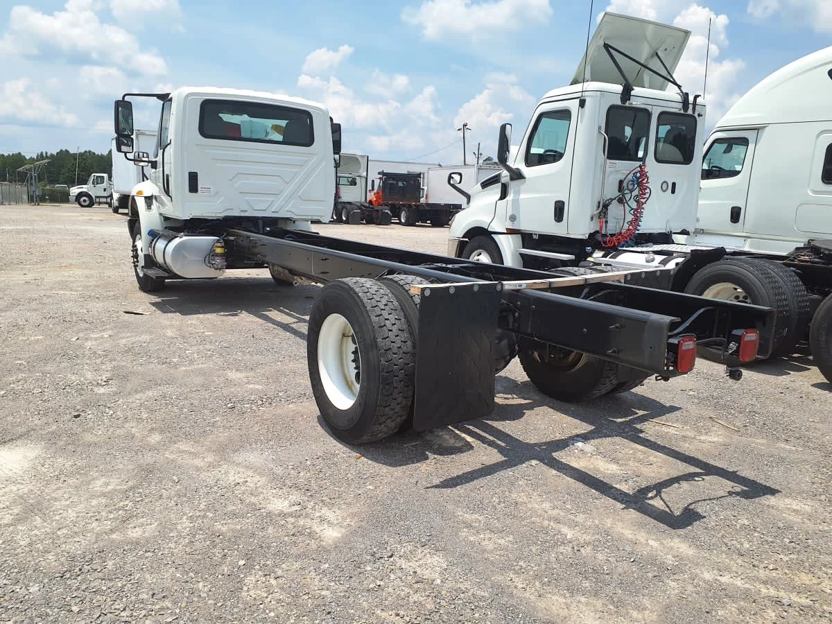 2018 International 4300 - image 6