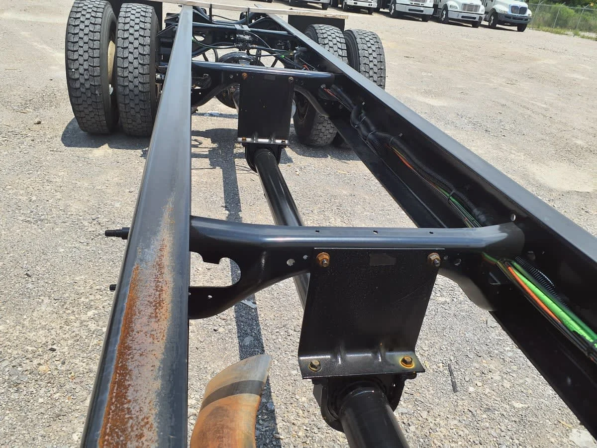 2018 International 4300 - image 11