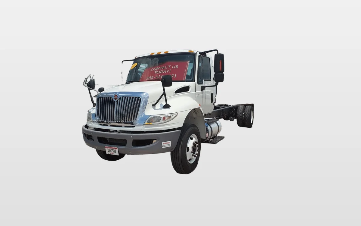2018 International 4300 - image 1